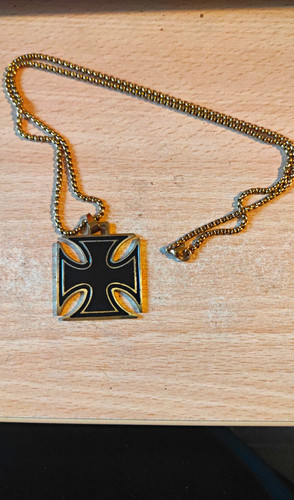 Halskette goldfarben mit